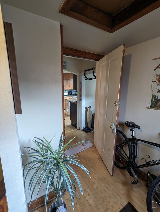 Photo - 1129 E Clarke St Unit Upper