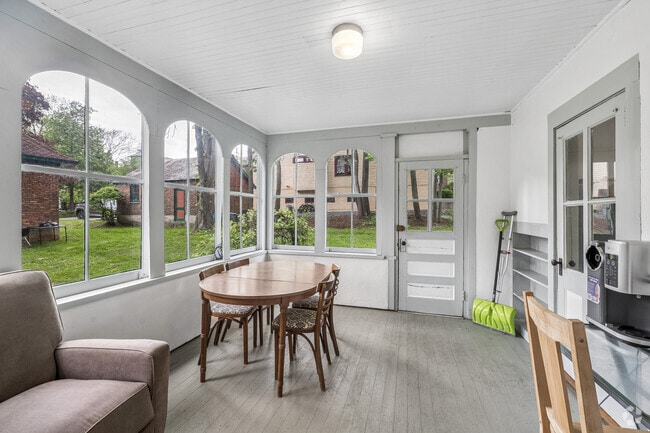 4BR, 1.5BA - 1,900SF - Sun Porch