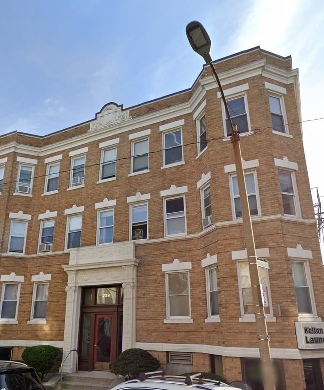 Photo - 229 Kelton St Unit 7