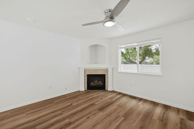 Photo - 3 Bedroom Kuna home with Fenced back yard - Pets Welcome!!