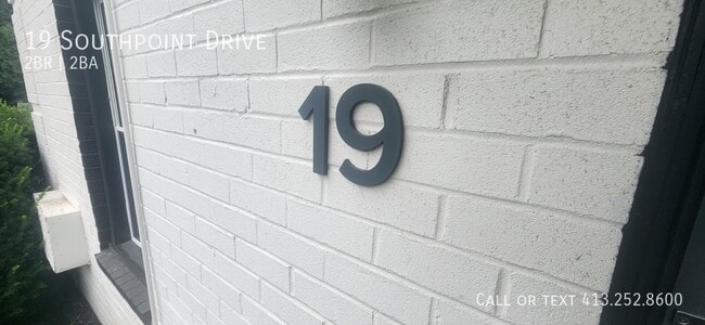 Building Photo - 19 Southpoint Dr