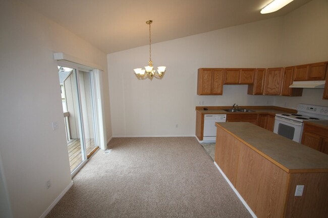 Photo - 4 Bedroom Eagle River Condo!