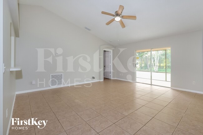 Photo - 506 NW Ferris Dr