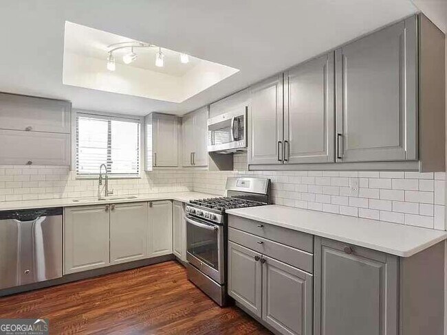 Photo - 2032 Powers Ferry Trce SE