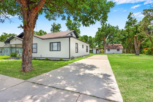 Photo - 1213 Spicewood