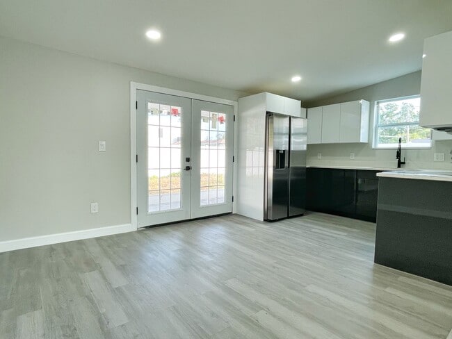 Photo - 2860 35th St S