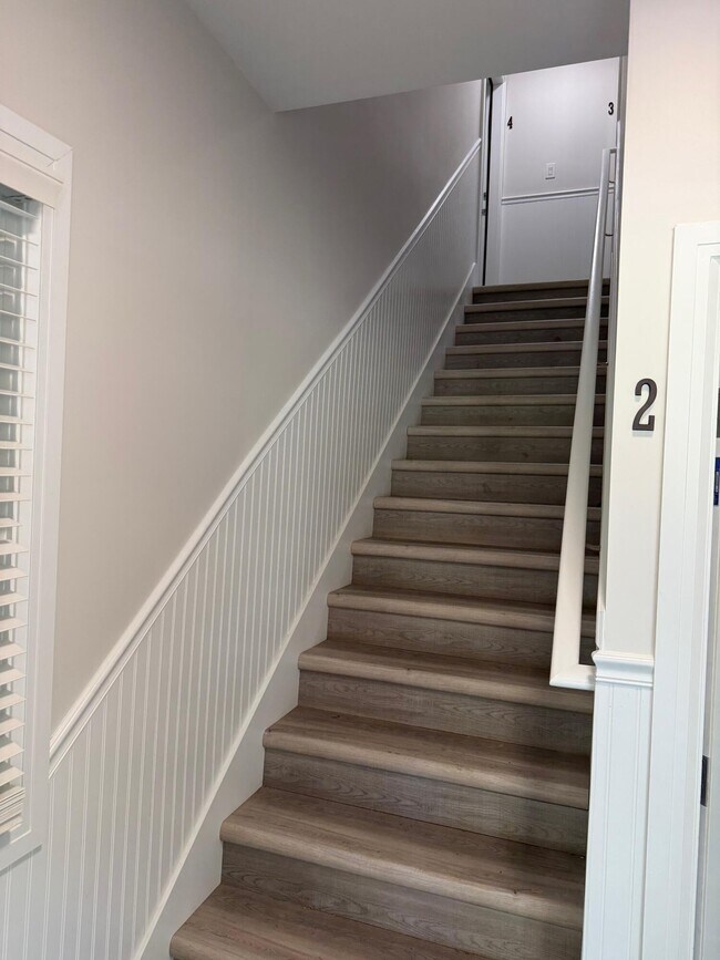 Photo - 627 N River St Unidad 3