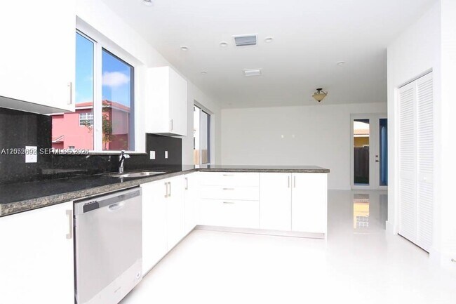 Photo - 15639 SW 11th Terrace