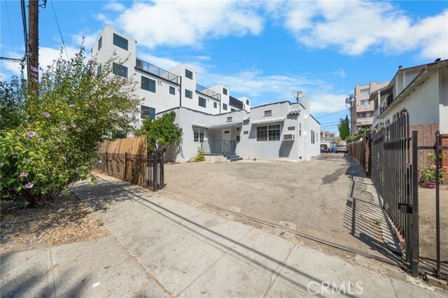 Photo - 6513 Lexington Ave