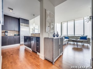 Building Photo - 610 E Market St Unit 2711