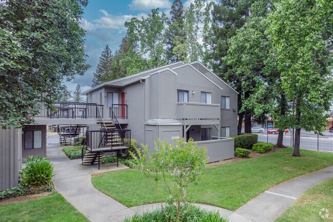 Zinfandel Ranch Apartments