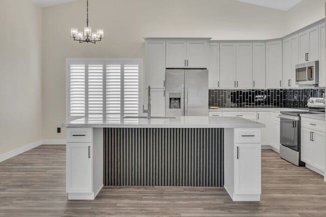 Building Photo - 3283 E Bonanza Rd