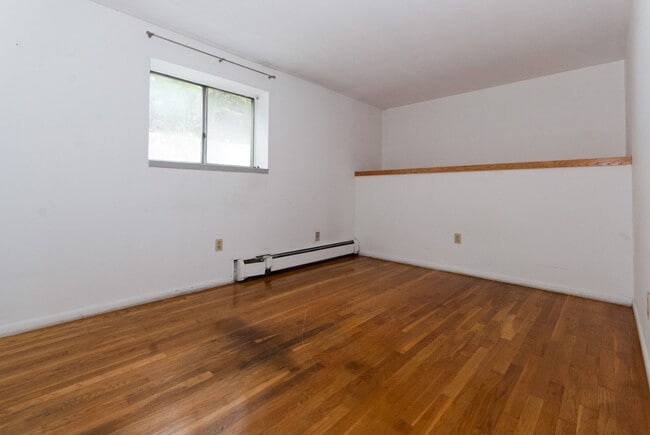 Photo - Brighton 2bed / 1bath with heat and hot water included in rent- building has a swimming pool