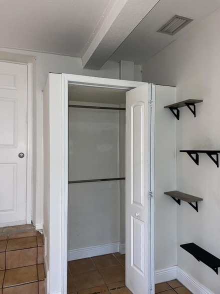 Photo - 31 NE 56th St