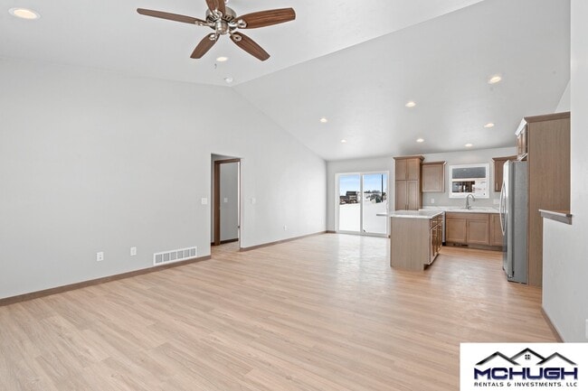 Photo - 1719 Sovereign Way