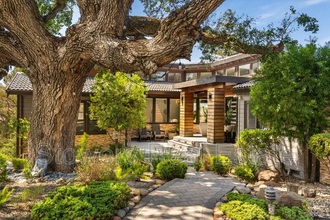 Photo - 357 La Casa Via