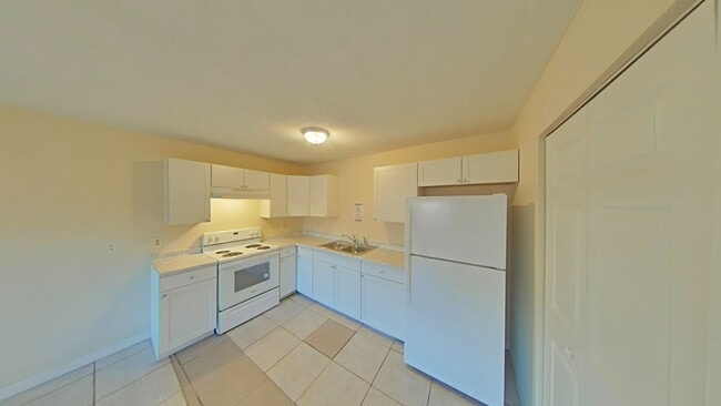 Photo - Nice and Cozy 2 Bed/1 Bath Apartment Unit D