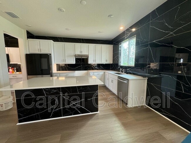 Photo - 37489 MacKenzie Dr