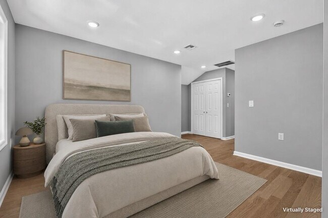 Photo - 74 W 52nd St Unit 2