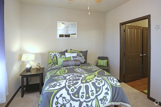 Spacious Furnished Bedrooms