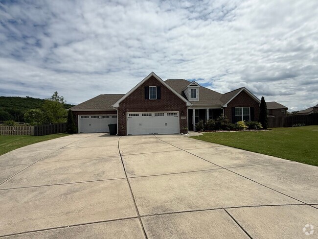 Building Photo - 4 Bedroom in South Huntsville Rental
