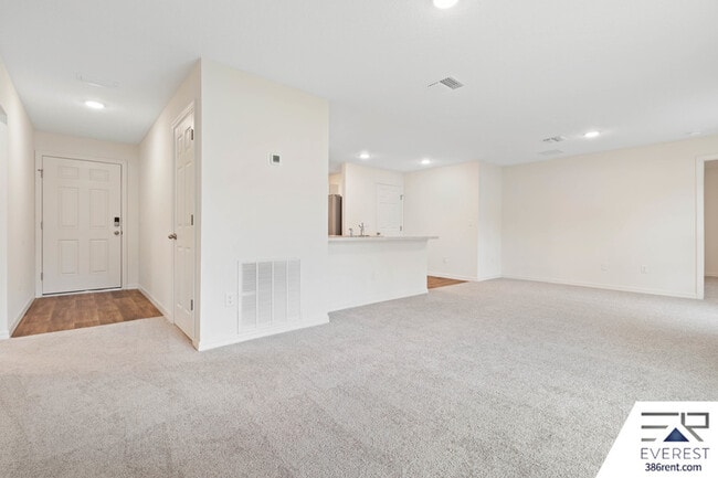 Photo - 9 Roxland Ln