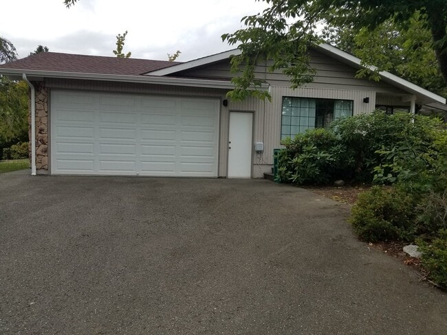 Photo - Short Term! 3 Bedroom East Bremerton Home!