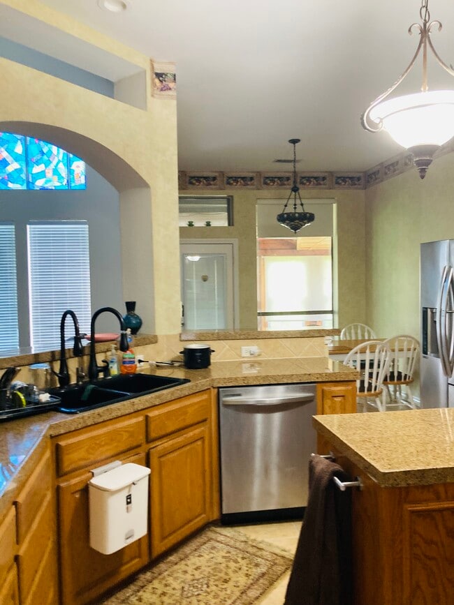 Photo - 6902 Winthorp Dr