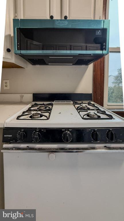 Building Photo - 165 E Mt Pleasant Ave Unit 2ND FLOOR