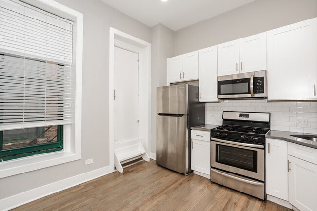 Photo - 807 N Wabash Ave Unit 2E