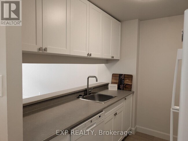 Photo - 1300 Richmond Rd Unit 107