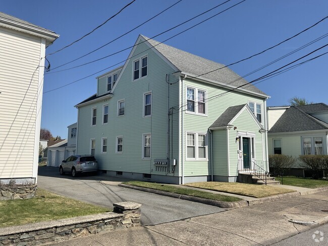 Building Photo - 371 Grand Ave Rental