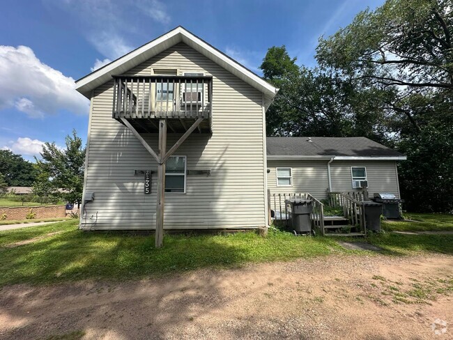 Building Photo - 2235 4th St Unit 2 Rental