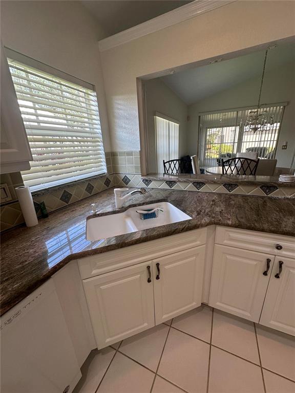 Photo - 1329 Clubview Ct