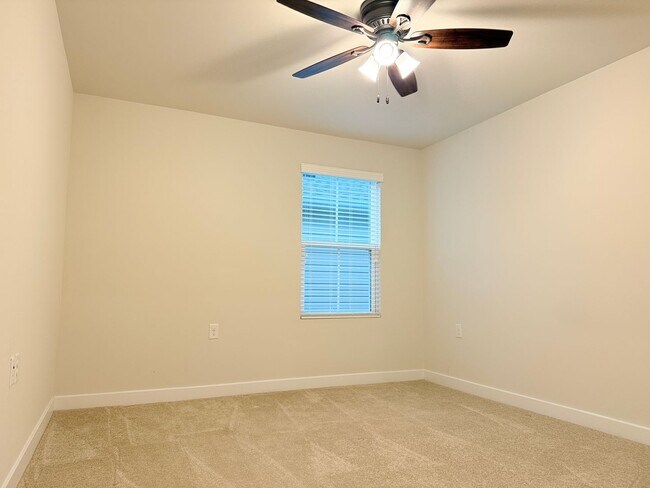 Photo - Charming 3 Bed Home in Milford Ponds with ...