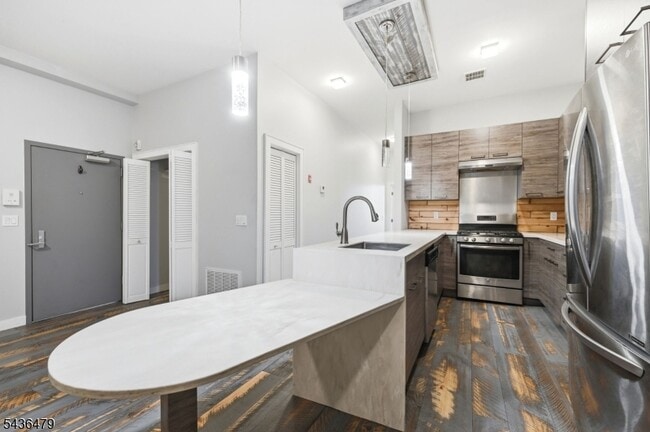 Photo - 180 Spring St Unidad 304