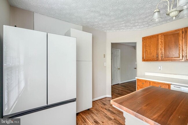 Photo - 43 Oak Crest Ct
