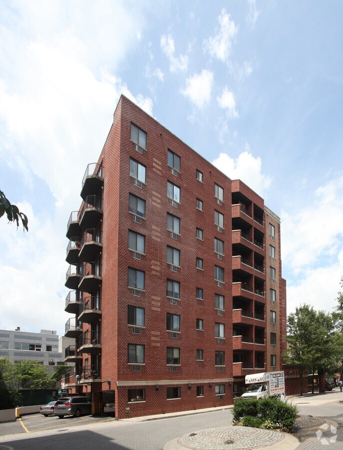 Photo - 136-14-136-18 Northern Blvd