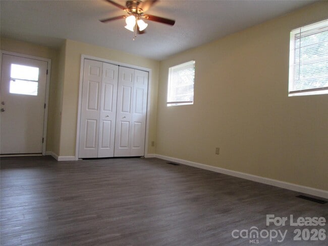 Photo - 307 Garfield St