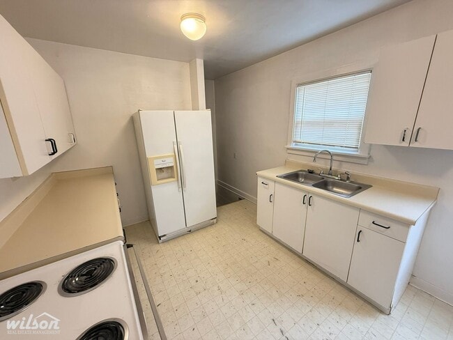Photo - 2bd/1ba Duplex near Franklin Park !