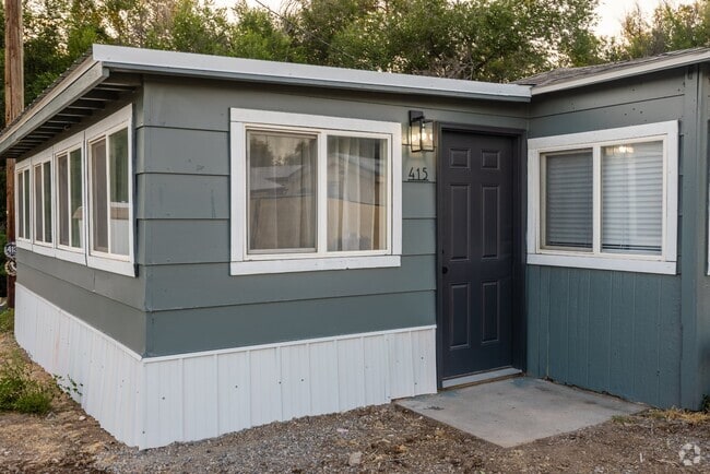 Building Photo - 415 B St Rental