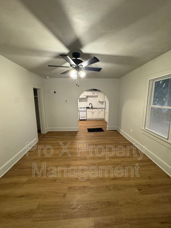 Photo - 2416 W Walnut St Unidad 1