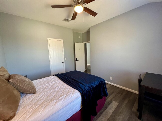 Photo - 4718 Dorchester Heights Ln