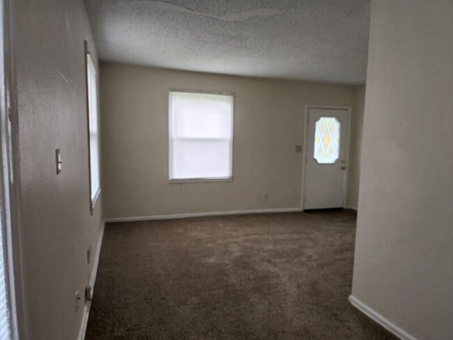 109 NW Gilliland Rd
