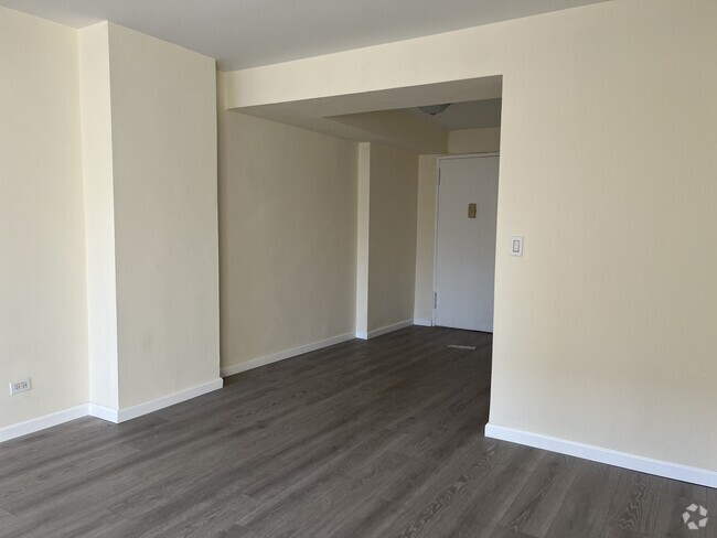 Building Photo - 81-11 45th Ave Unit 1-D Rental