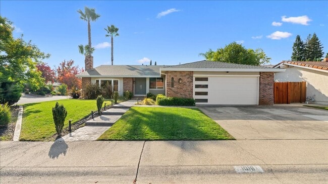 Building Photo - 1016 Woodglen Dr