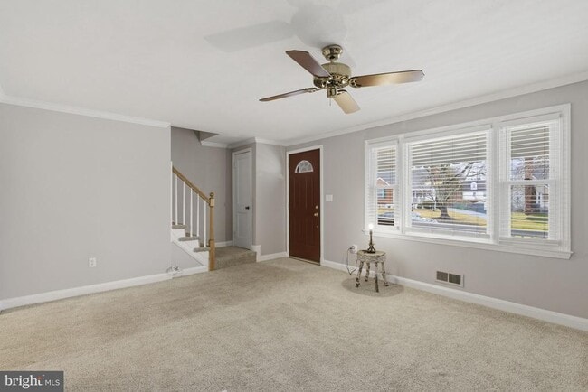 Photo - 9117 Smith Ave