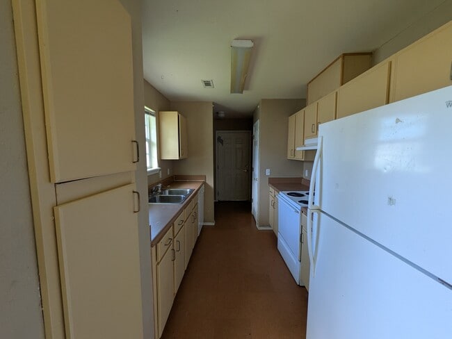 Photo - 1420 Azalea Dr