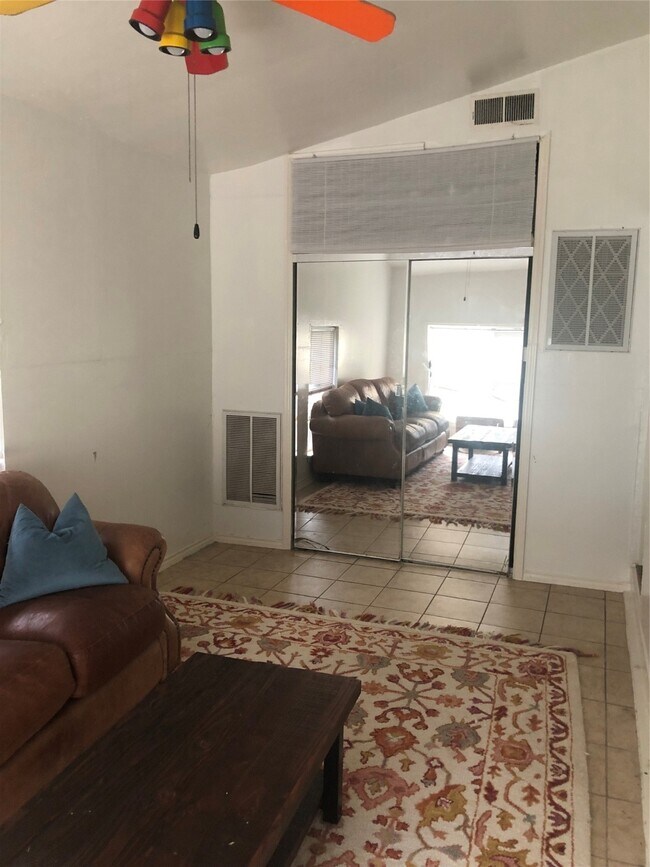 Photo - 4310 Holt St