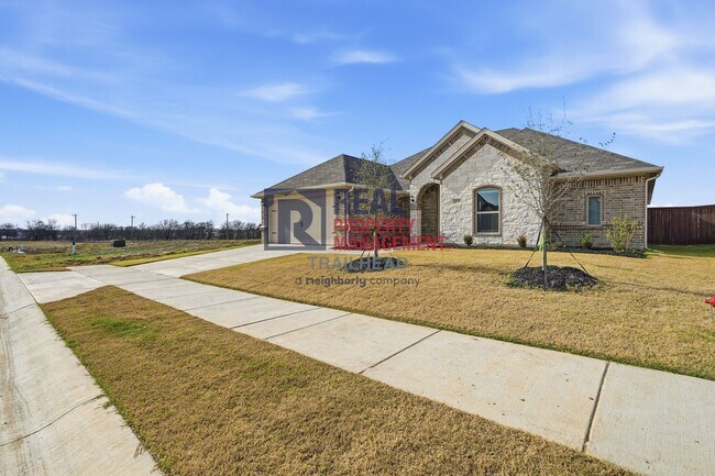 Photo - Thoughtfully Designed 4 Bed Home with Elevated Interiors and Lake Views